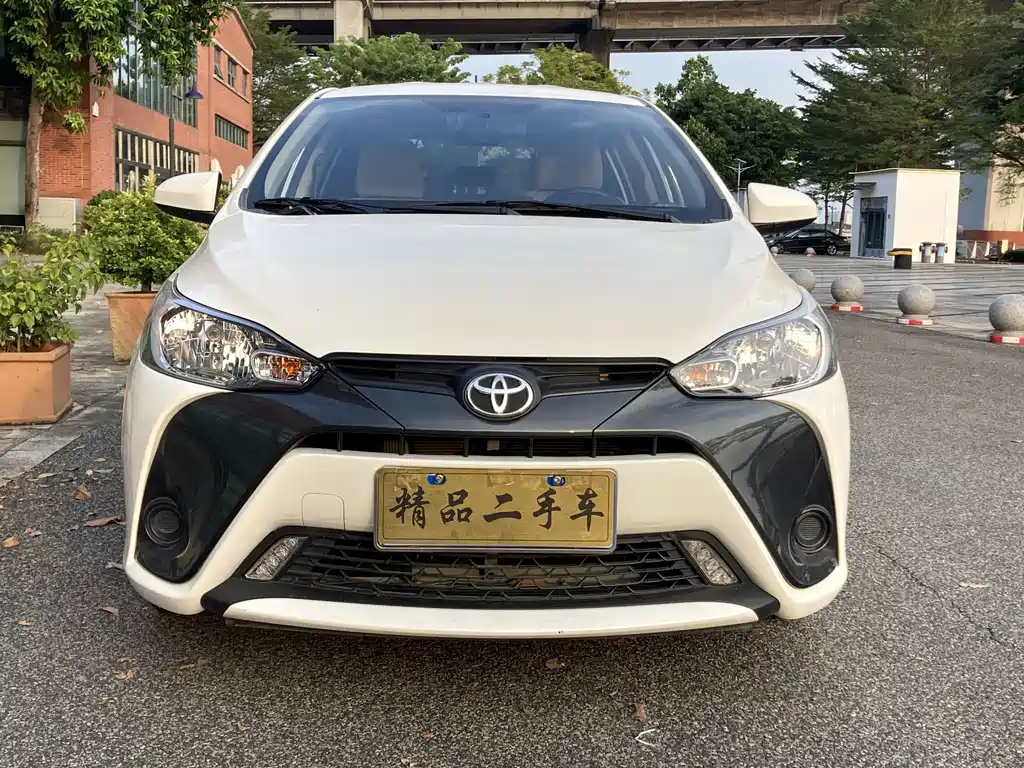 Toyota Yaris L — миниатюра 2