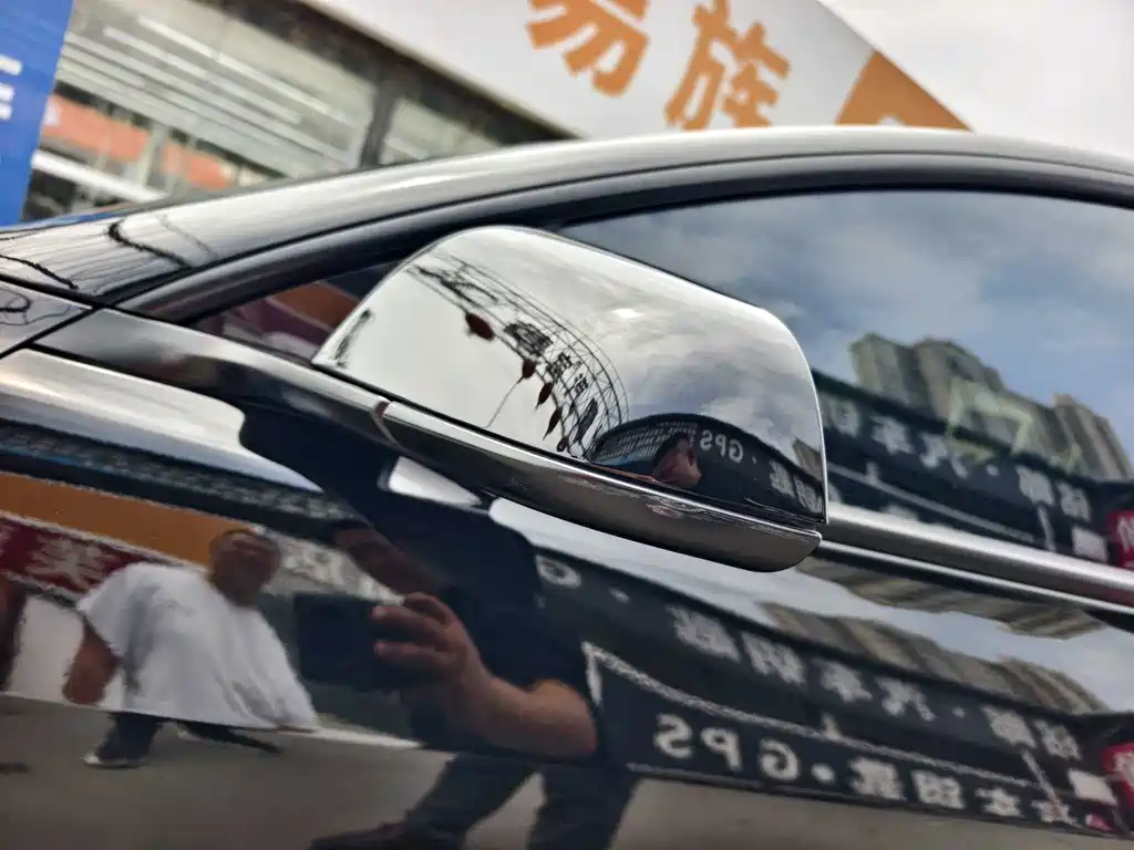 Tesla Model 3 — миниатюра 13