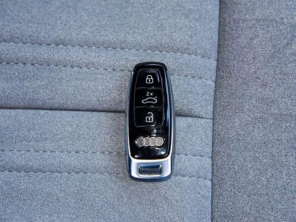 Audi A6L id 4515324 из Китая 10