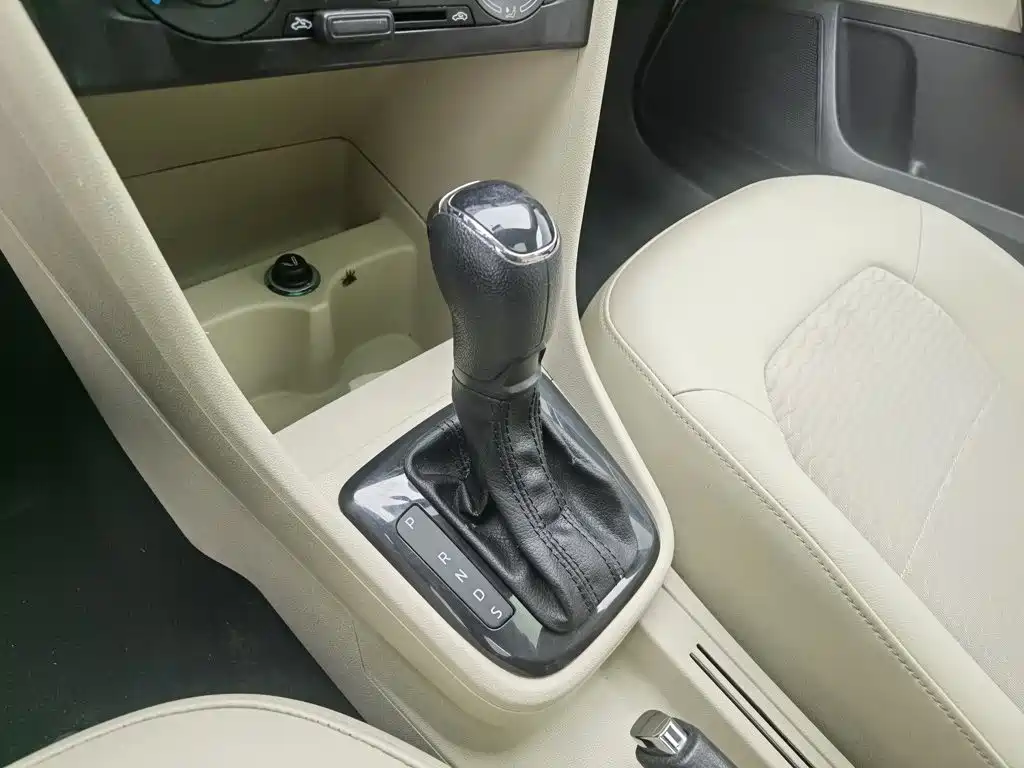 Skoda Rapid — миниатюра 13
