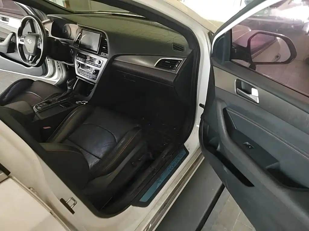 Hyundai Sonata — миниатюра 9