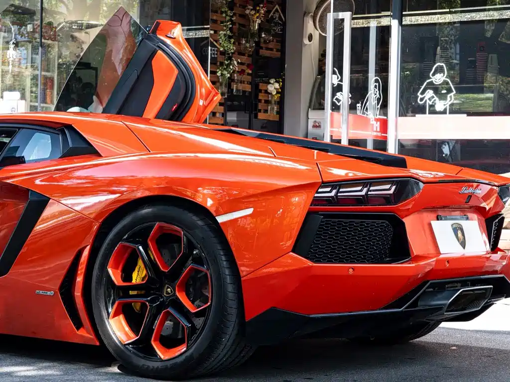 Lamborghini Aventador — миниатюра 8