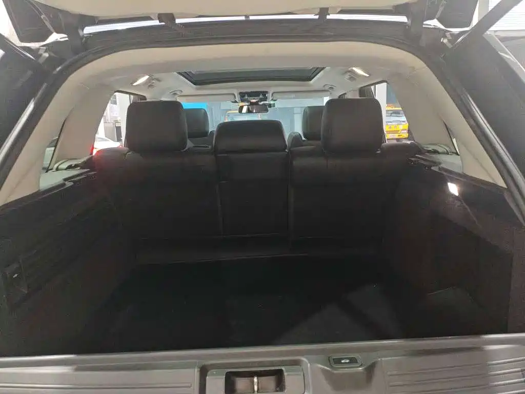 Land Rover Range Rover — миниатюра 7