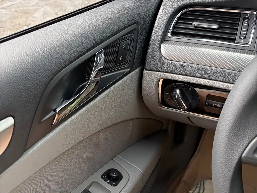 Skoda Superb — миниатюра 18