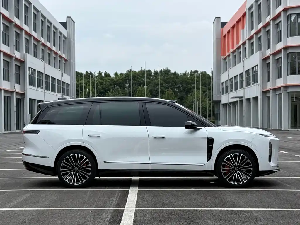 NIO ES8 — миниатюра 4
