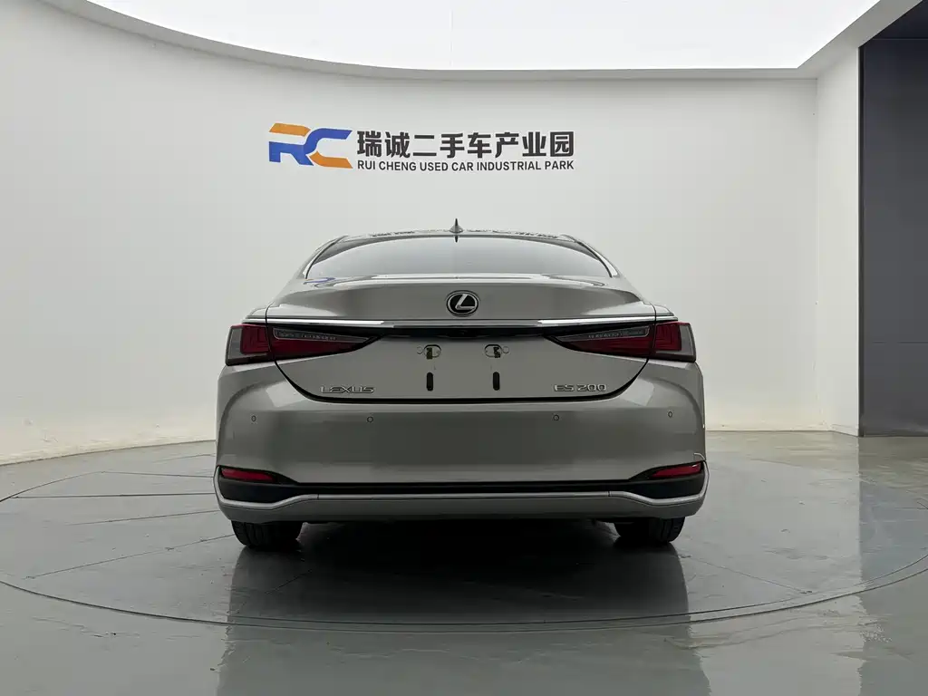 Lexus ES — миниатюра 5