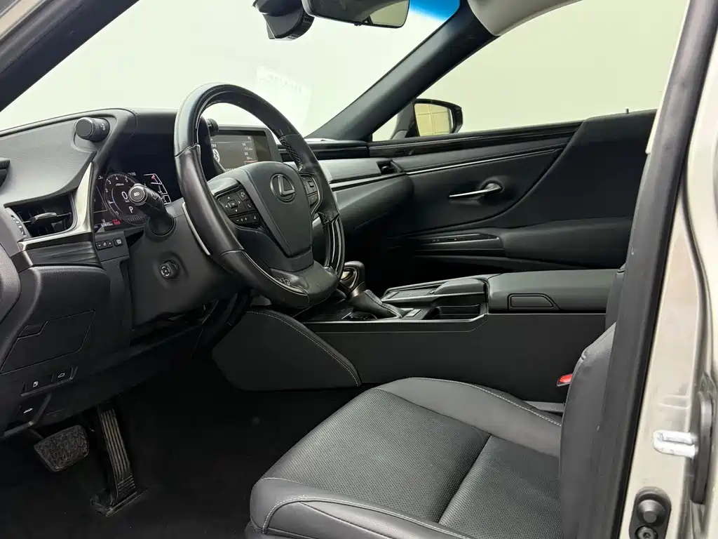 Lexus ES — миниатюра 8