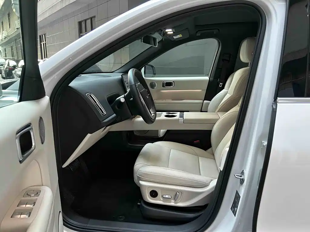 Li Auto Li L6 — миниатюра 2