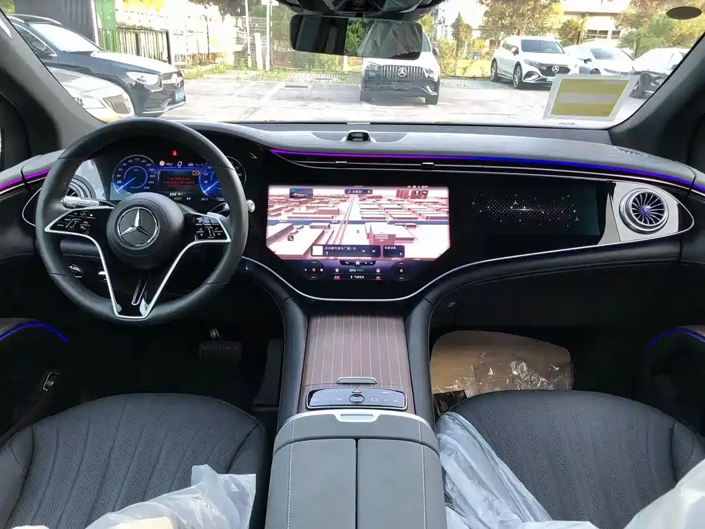 Mercedes-Benz EQS SUV — миниатюра 17