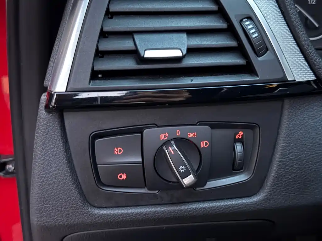 BMW 3 Series — миниатюра 12