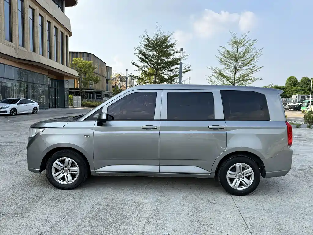 Wuling Hongguang PLUS — миниатюра 10