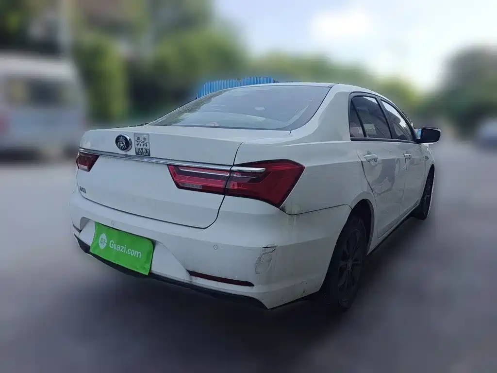 BYD Qin — миниатюра 4