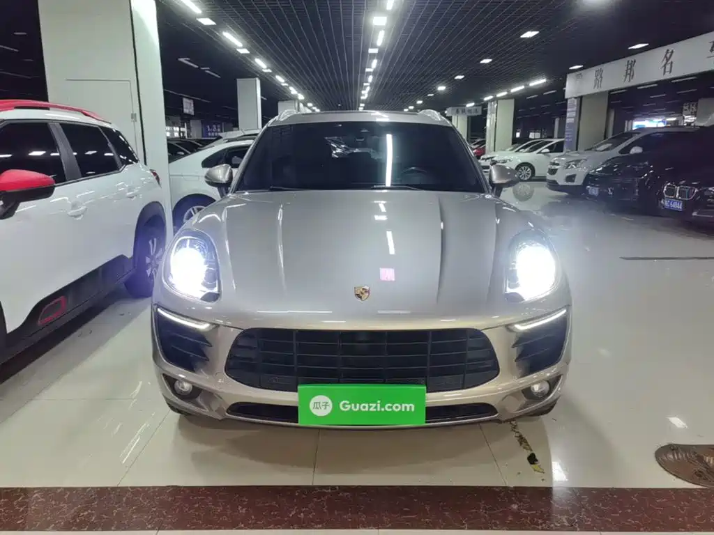 Porsche Macan — миниатюра 3