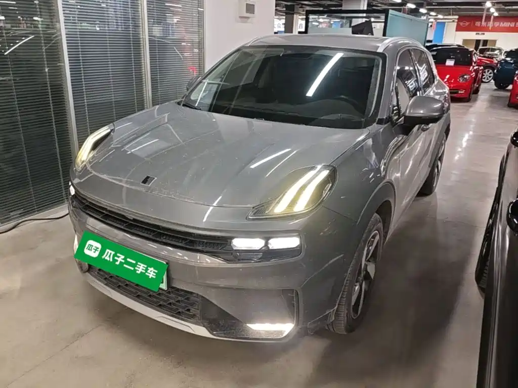 Lynk & Co 06 EM-P