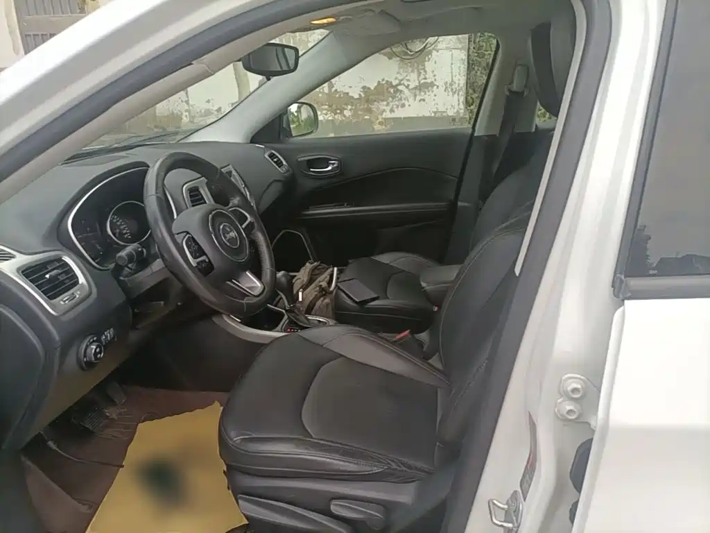 Jeep Compass — миниатюра 15