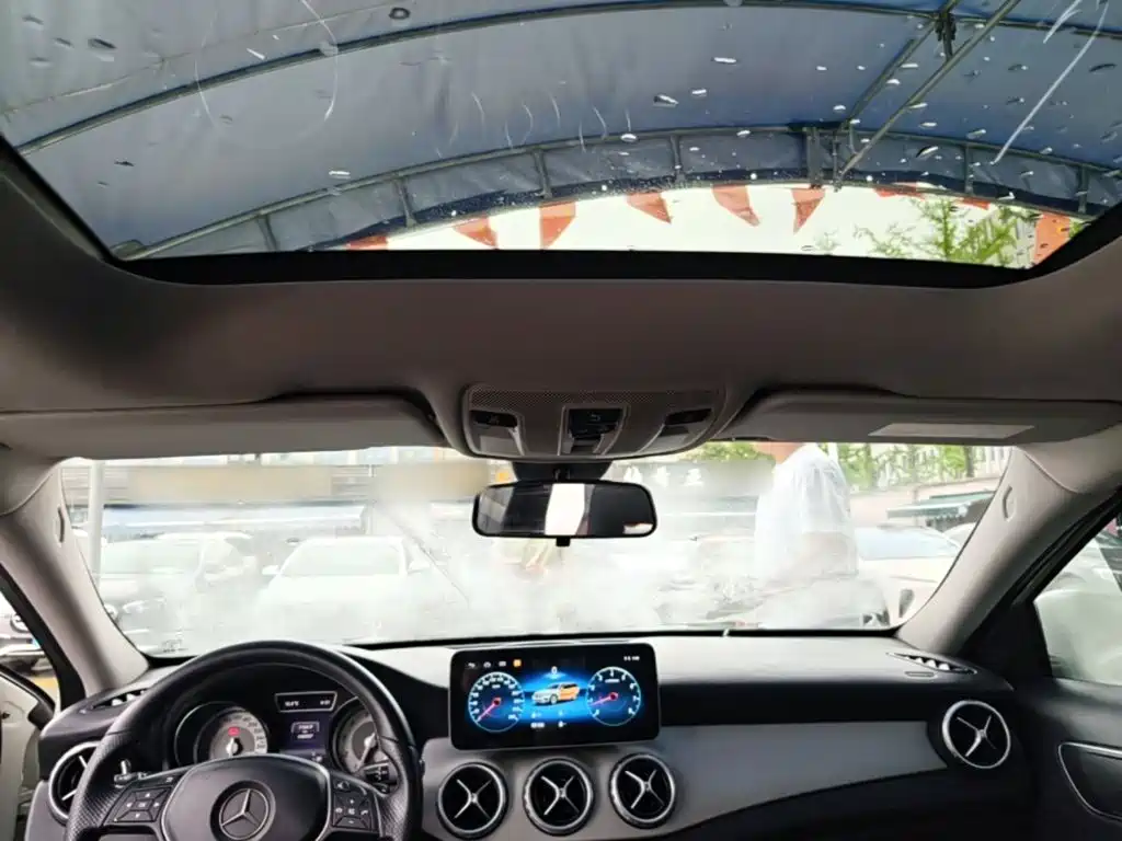 Mercedes-Benz GLA (Import) — миниатюра 18