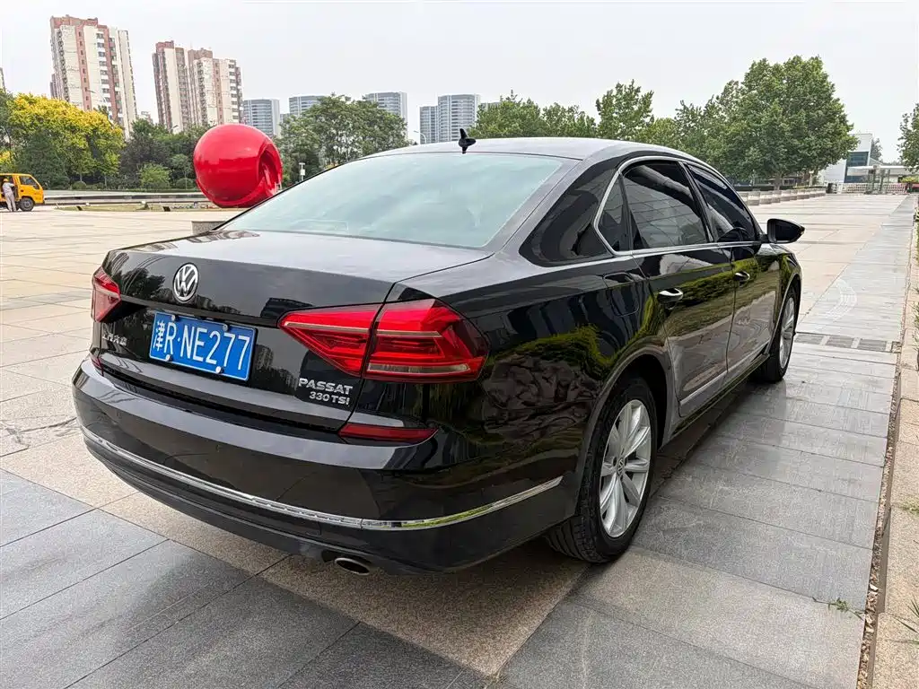 Volkswagen Passat 2017 330TSI DSG