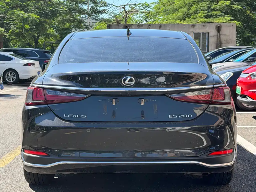 Lexus ES — миниатюра 7