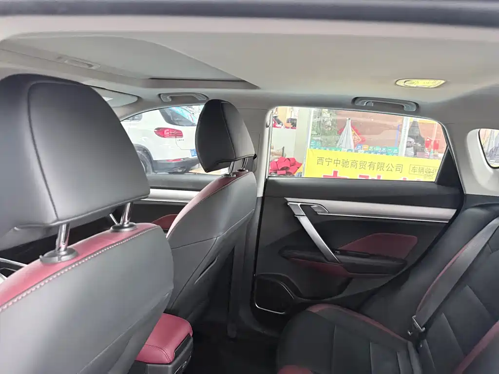 Geely Binyue — миниатюра 9