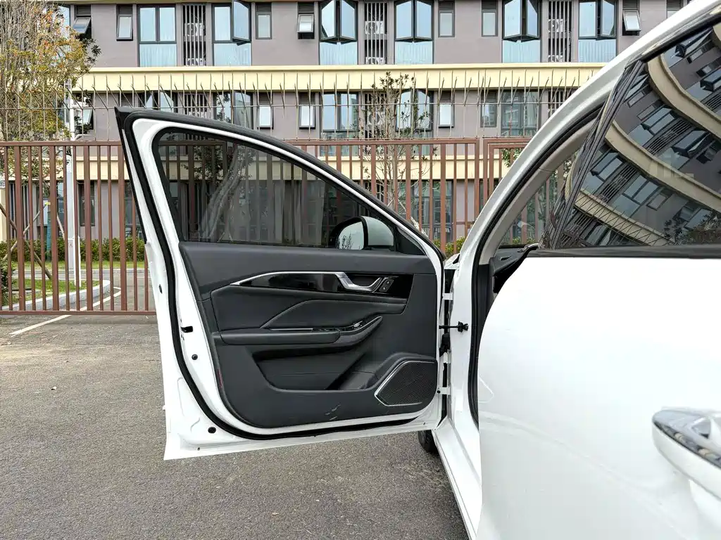 Bestune B70 — миниатюра 6