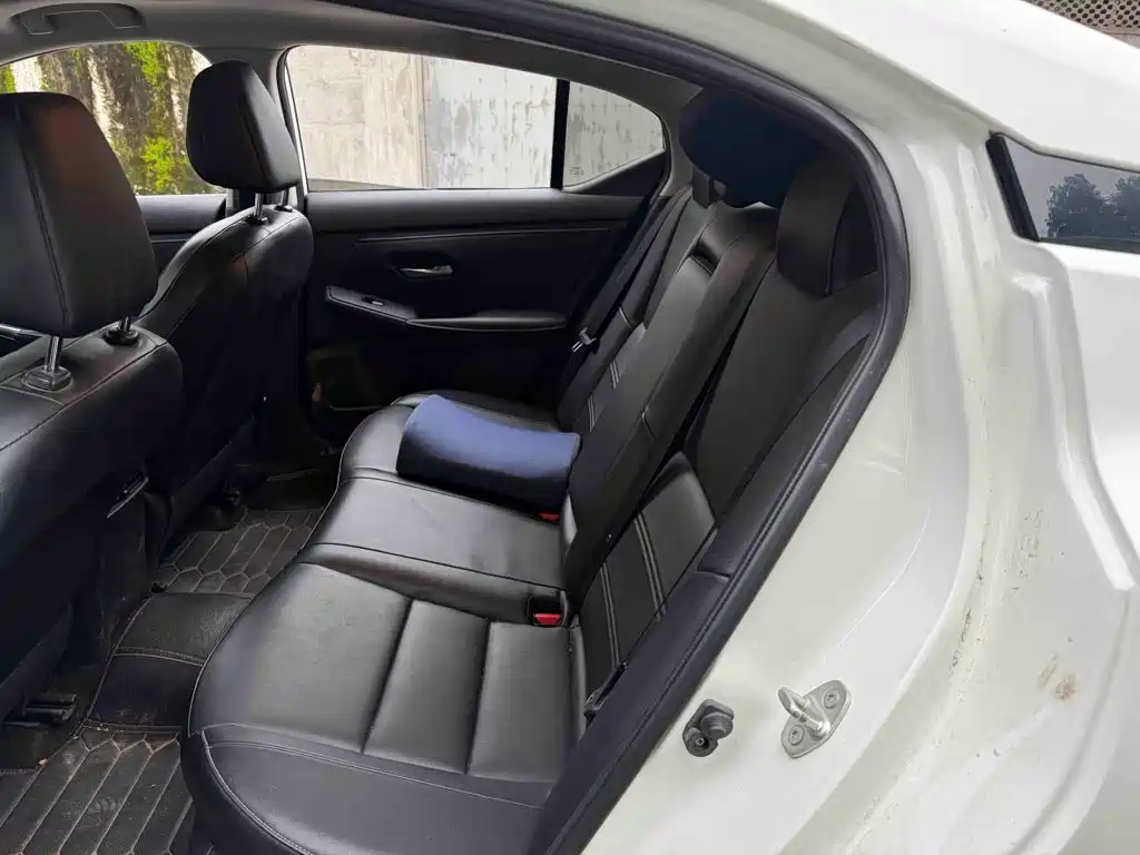 Nissan Sylphy — миниатюра 8