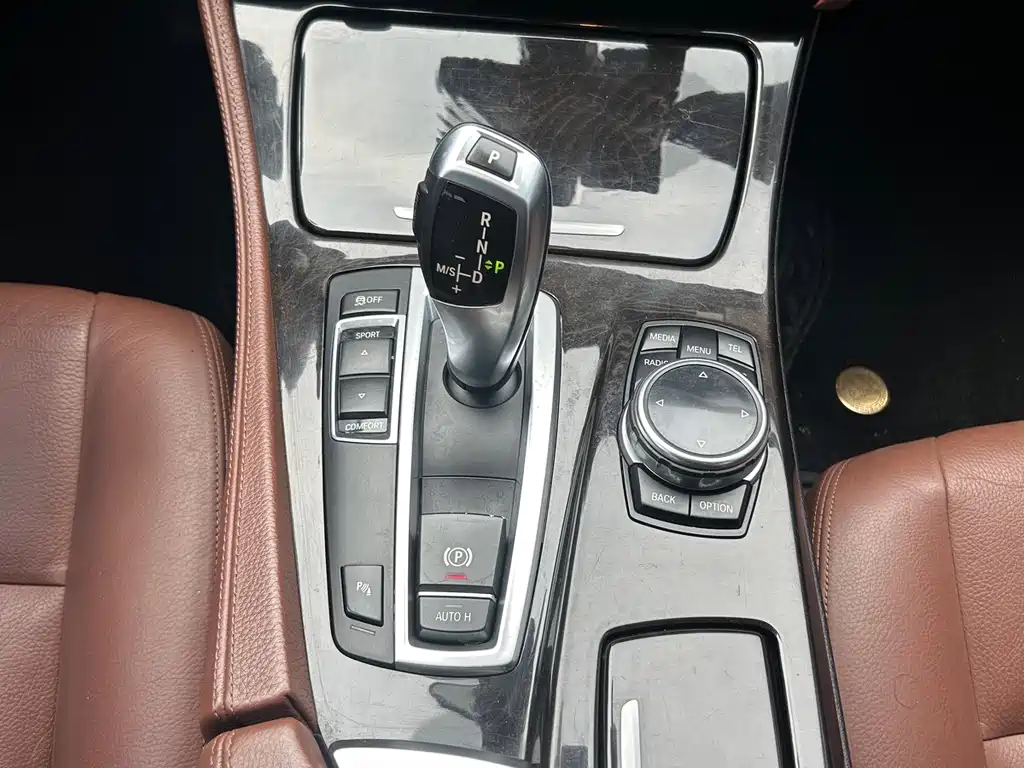 BMW 5 Series — миниатюра 14