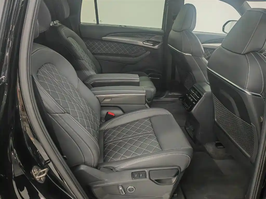 Audi Q6 — миниатюра 10