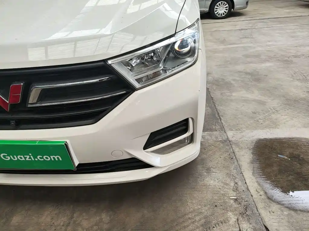 Wuling Hongguang — миниатюра 24