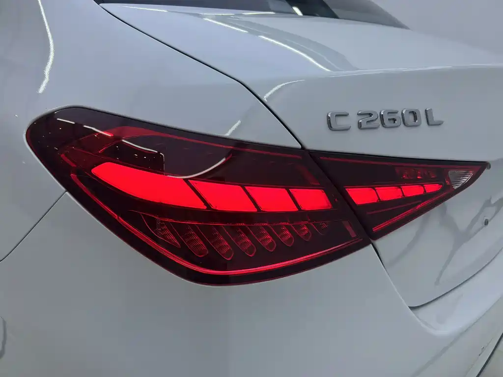Mercedes-Benz C-Class — миниатюра 9