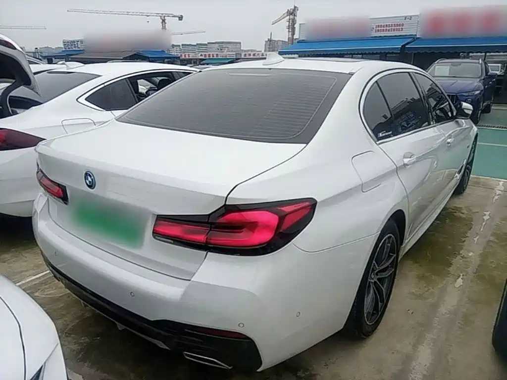 BMW 5 Series New Energy — миниатюра 7