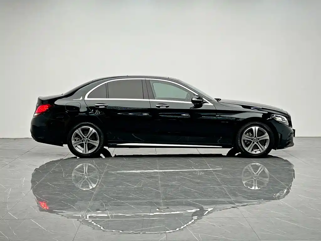 Mercedes-Benz C-Class — миниатюра 7