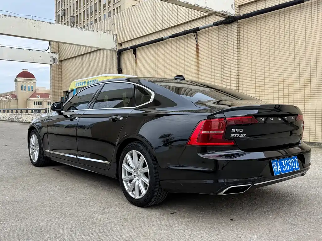 Volvo S90 — миниатюра 15