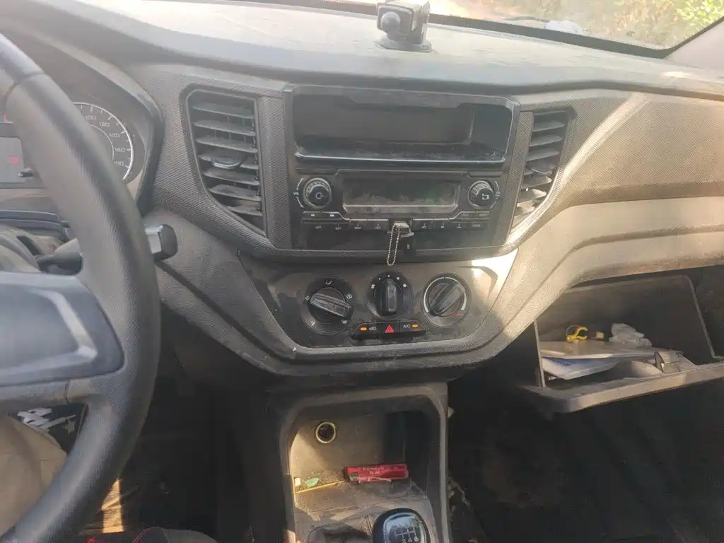 Wuling Hongguang V — миниатюра 9
