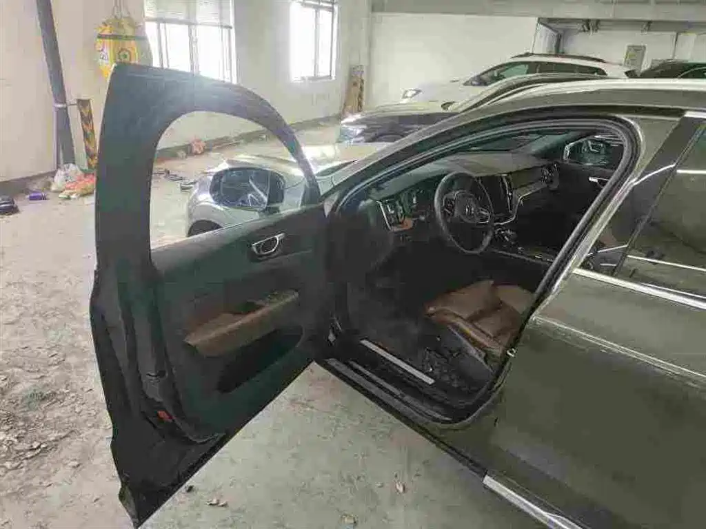 Volvo XC60 — миниатюра 5