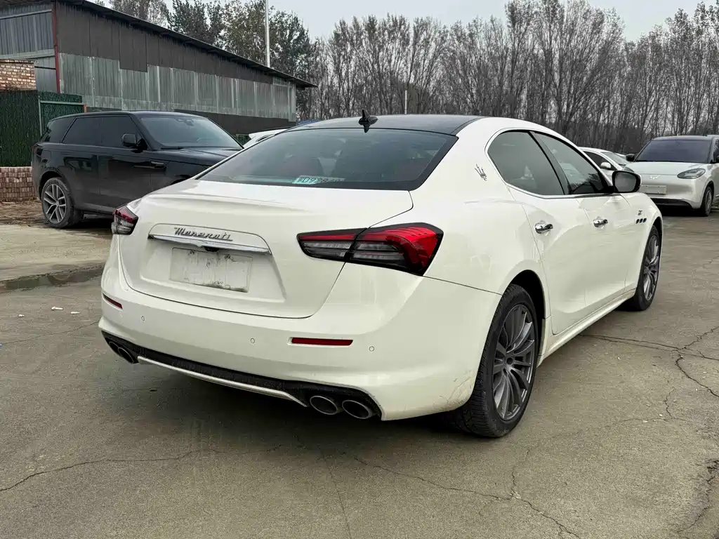 Maserati Ghibli — миниатюра 6