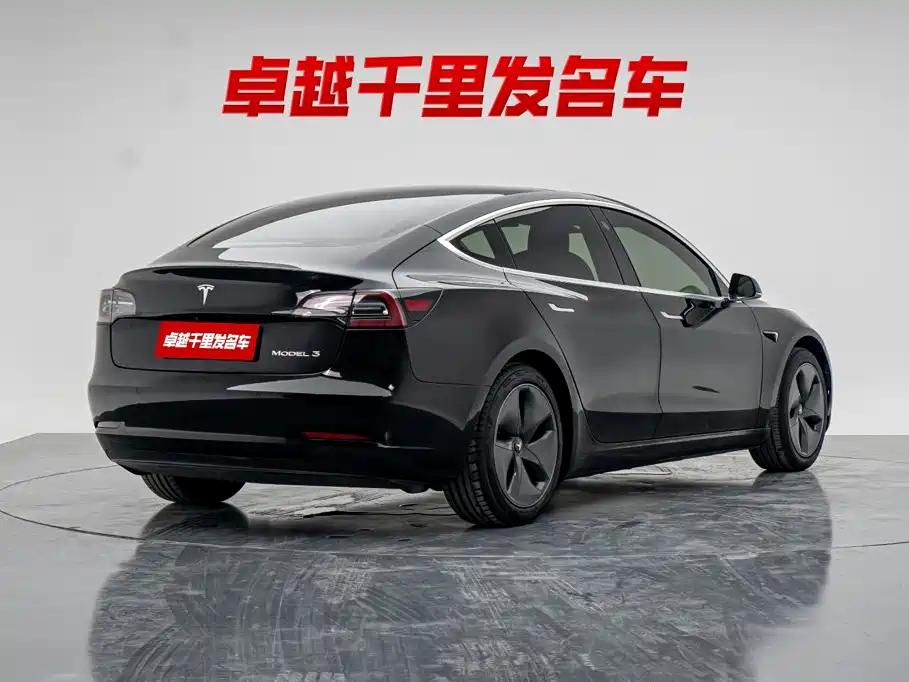 Tesla Model 3 — миниатюра 4