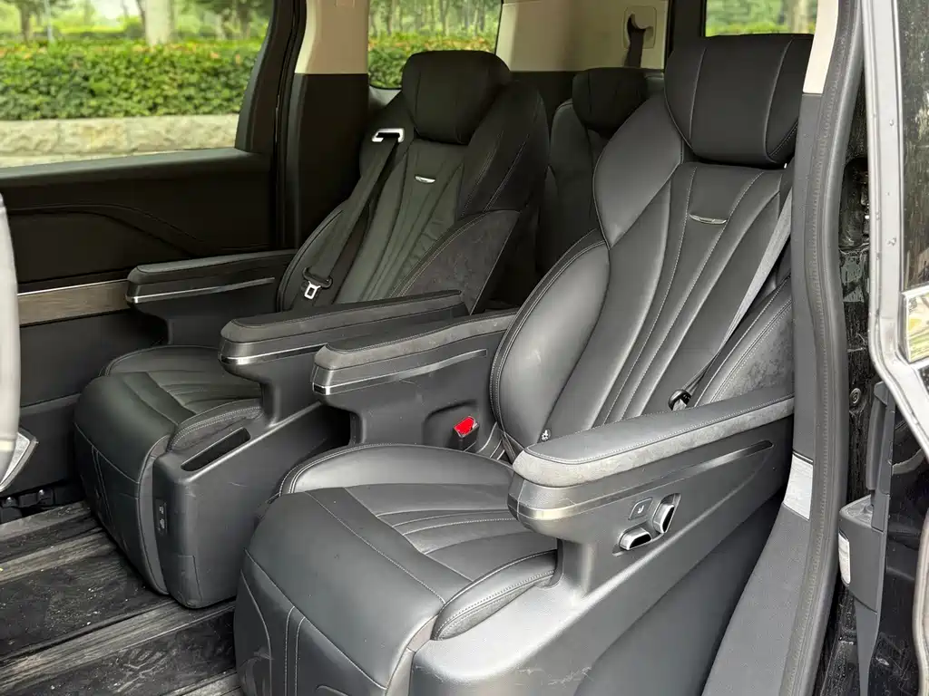 Hongqi Hongqi HQ9 PHEV — миниатюра 5