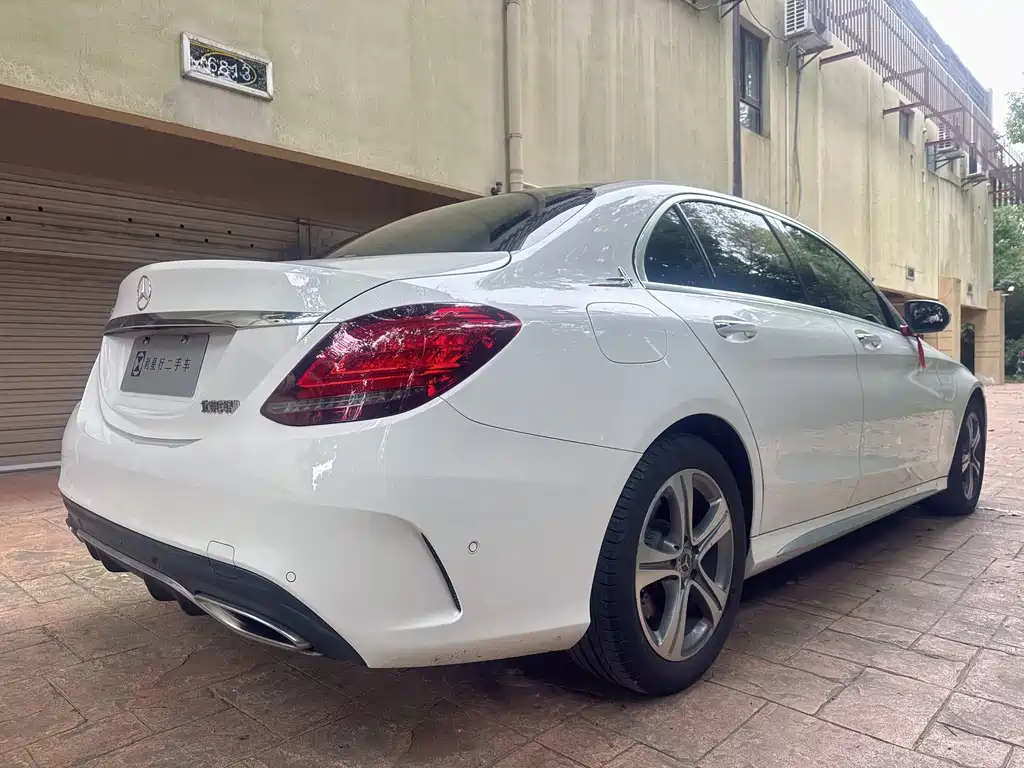 Mercedes-Benz C-Class — миниатюра 7