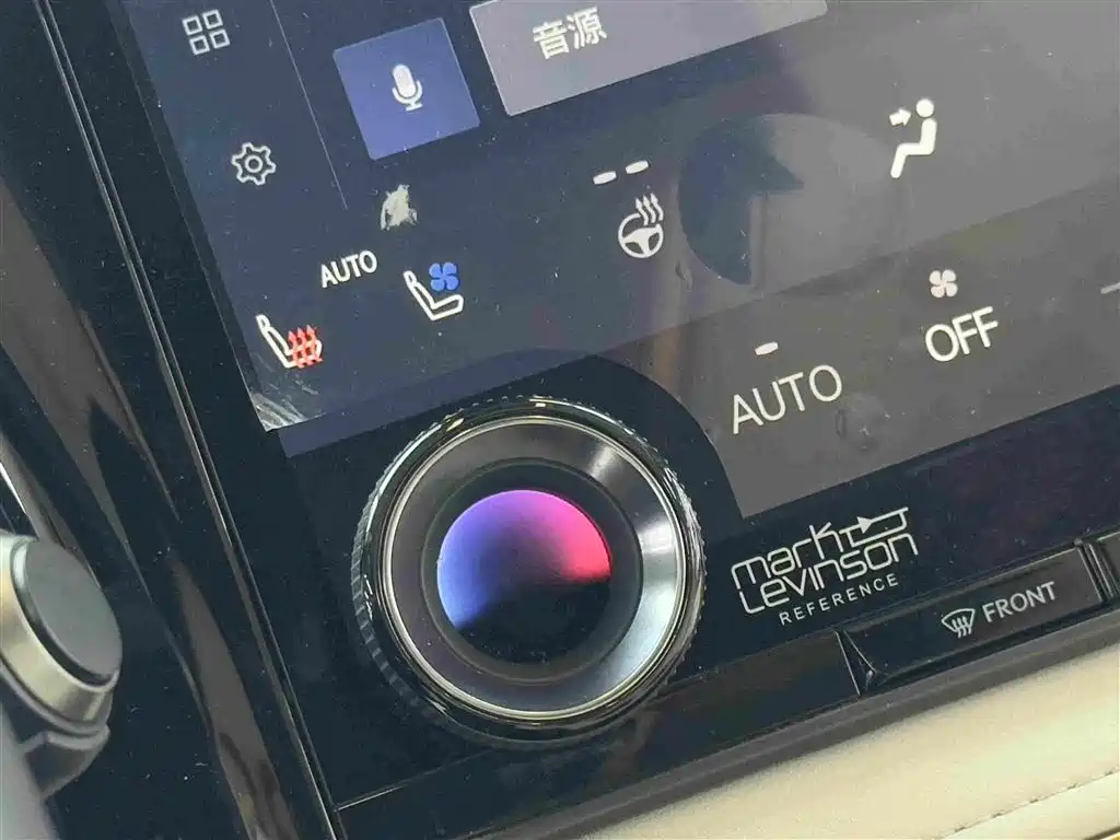Lexus LM — миниатюра 21