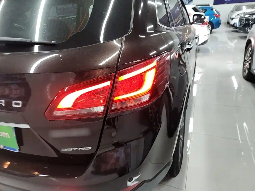Borgward BX7 — миниатюра 8