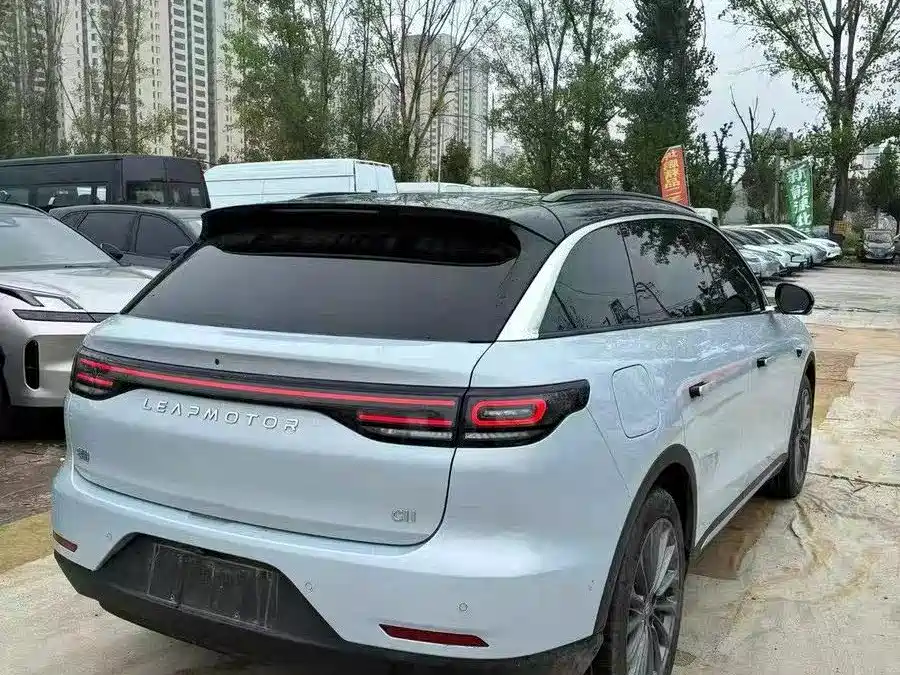 Leapmotor Leapmotor C11 — миниатюра 4