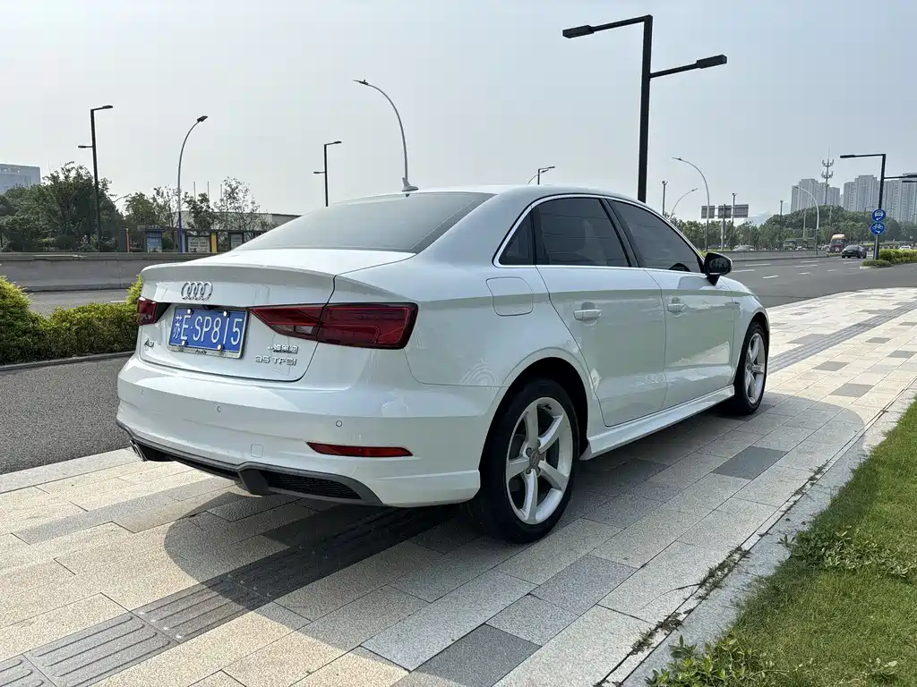 Audi A3 2018 30 Limousine 35 TFSI Fashion