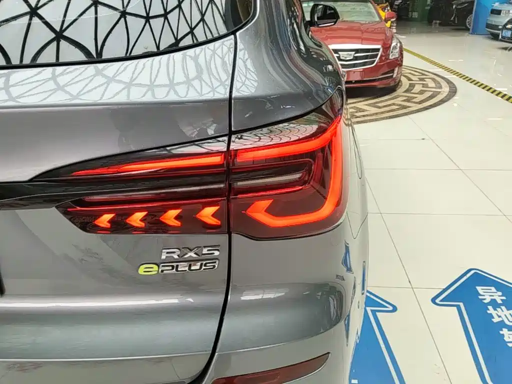 Roewe RX5 New Energy — миниатюра 8