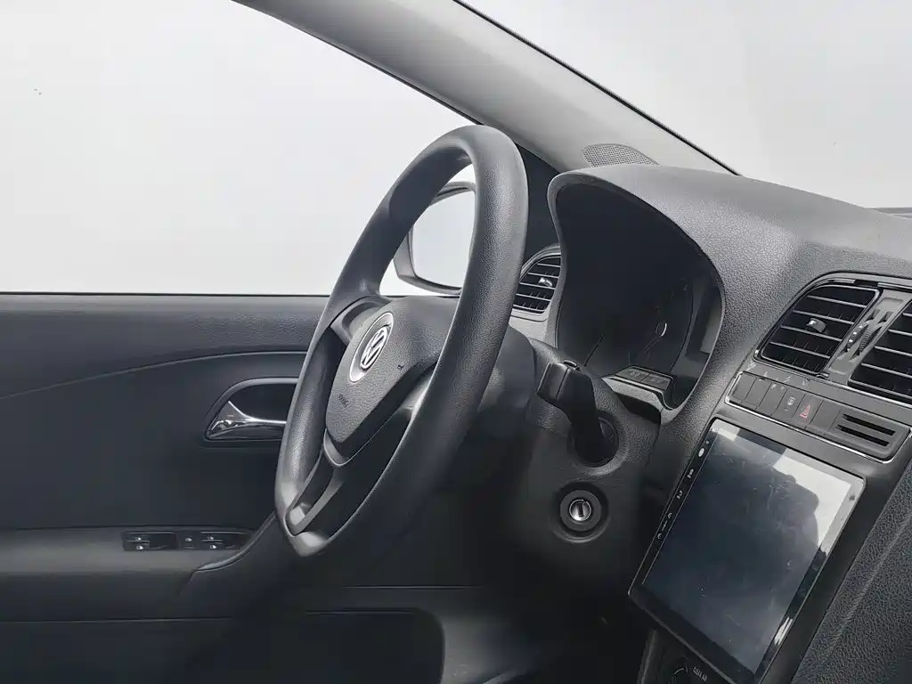 Volkswagen Polo — миниатюра 22