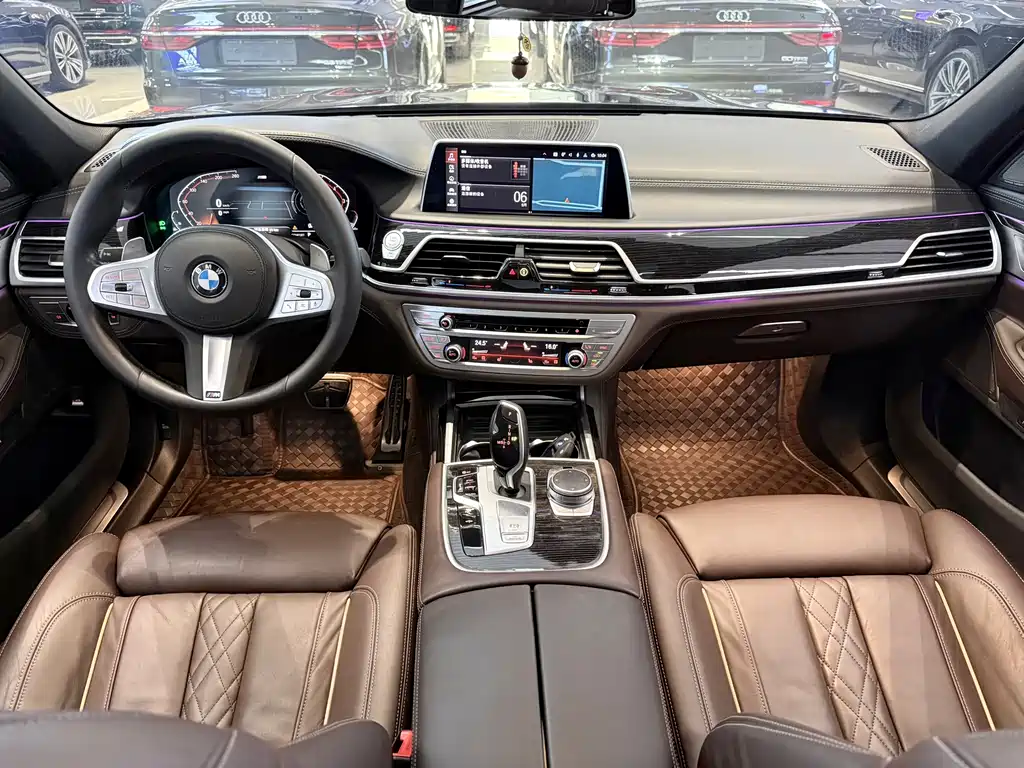 BMW 7 Series — миниатюра 7