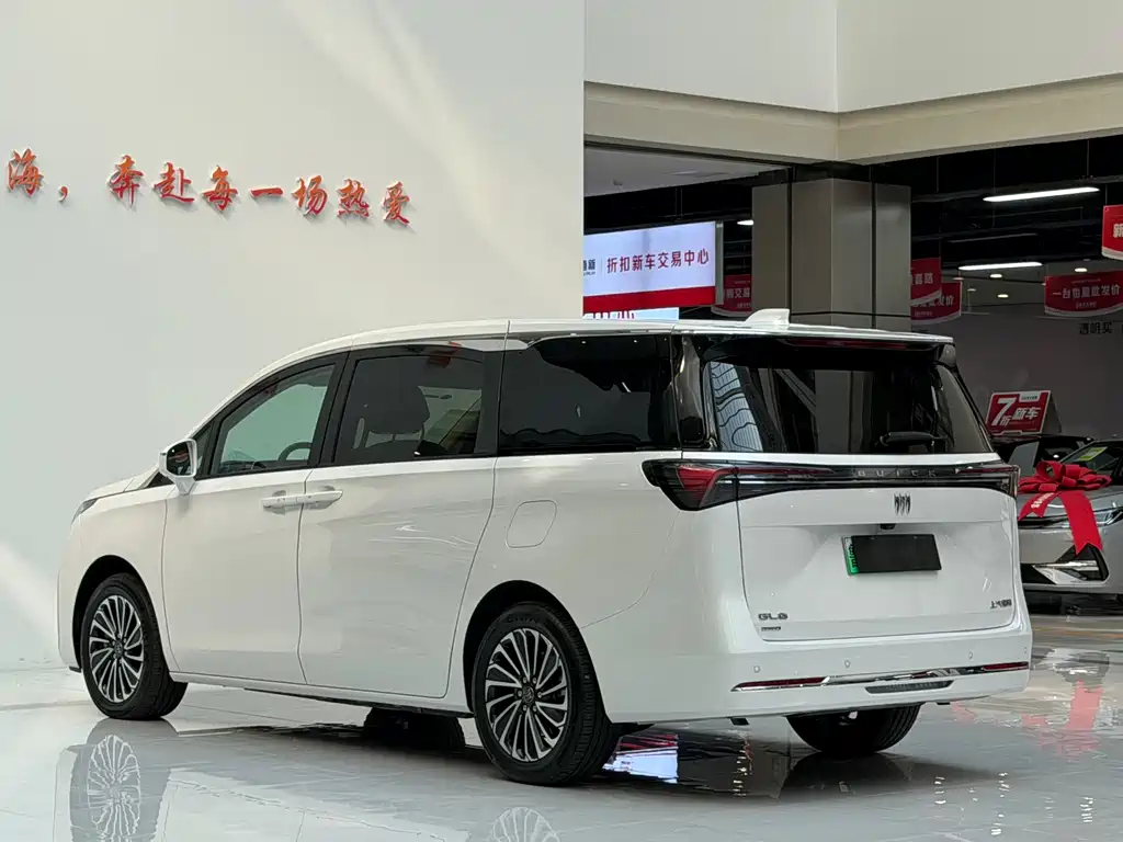 Buick GL8 Hybrid — миниатюра 4