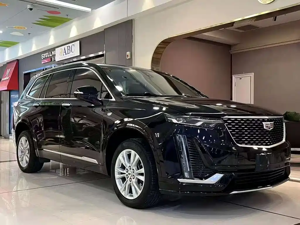 Cadillac XT6 2021 28T мест
