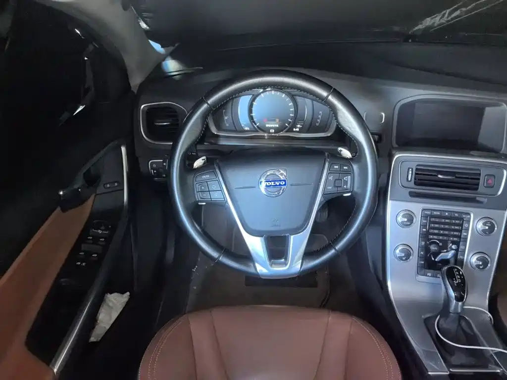Volvo V60 — миниатюра 11