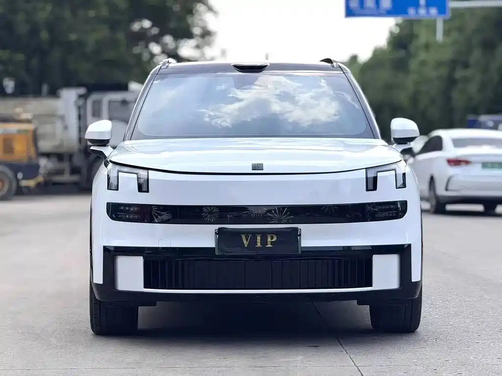 Lynk & Co 900 2025 2.0T Ultra 6 мест
