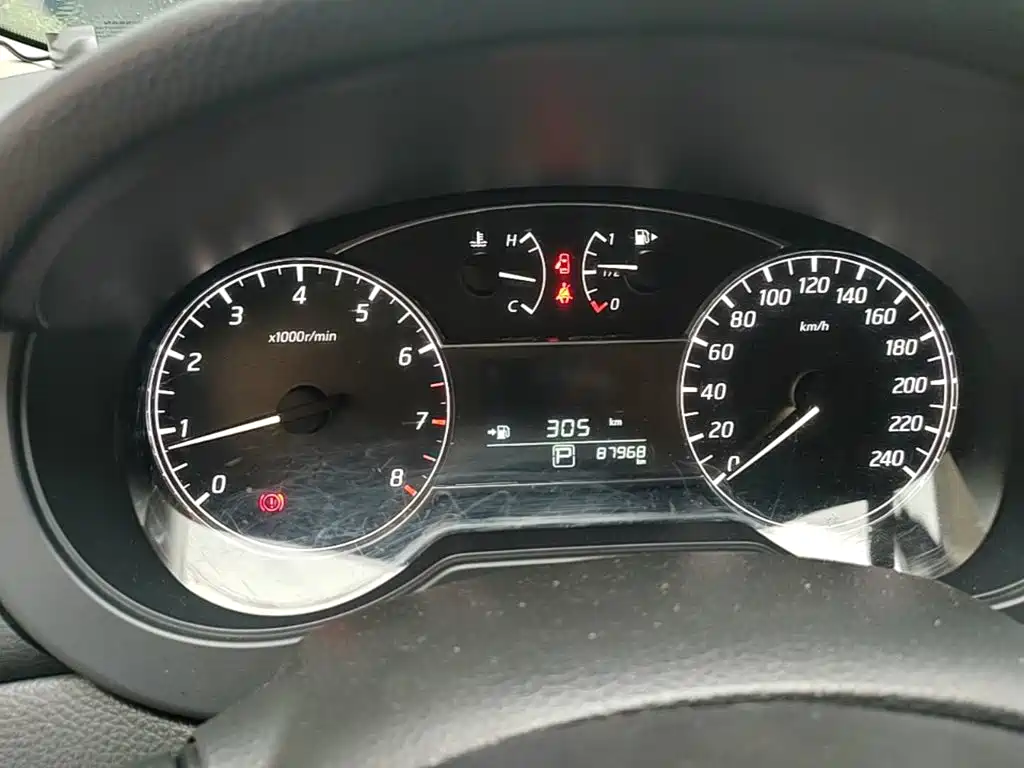 Nissan Tiida — миниатюра 12
